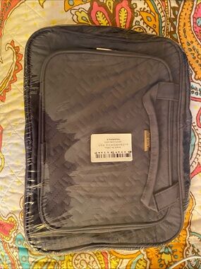 Quilted Men’s Travel Organizer Bag in Navy
